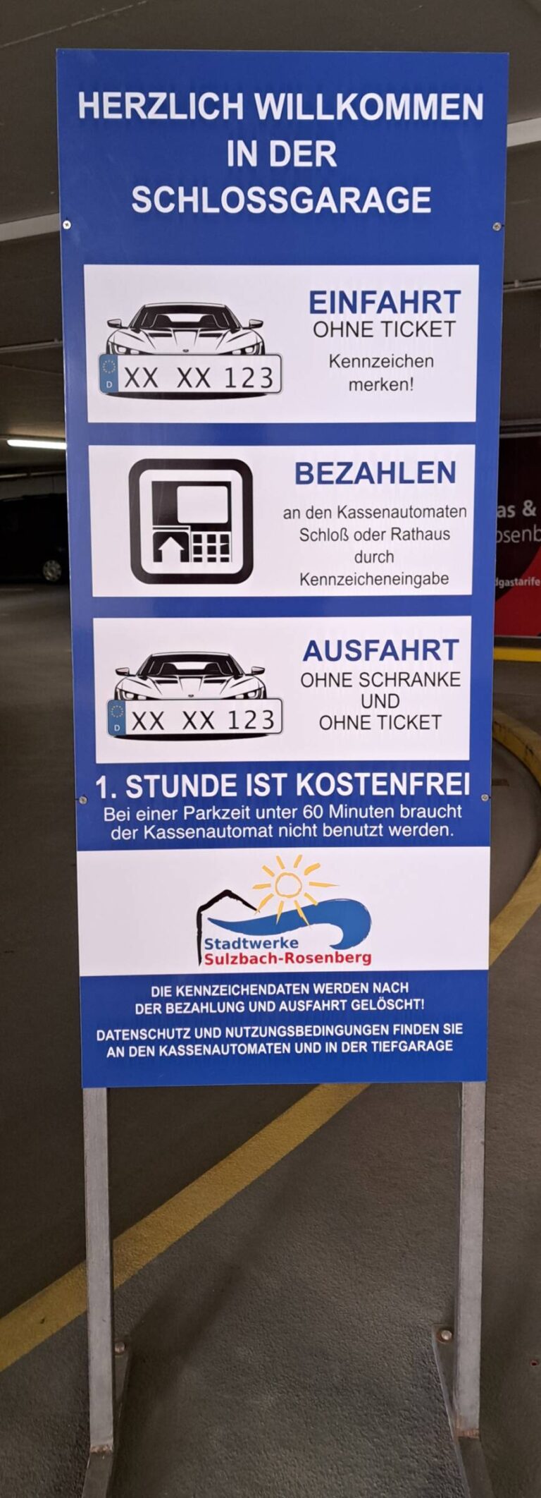 Hinweisschild bei der Einfahrt