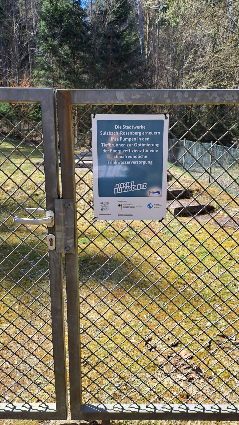 Hinweisschild zum Förderprogramm der Erneuerung der Brunnenpumpe 2